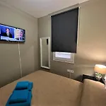 Bed & Breakfast Paris *